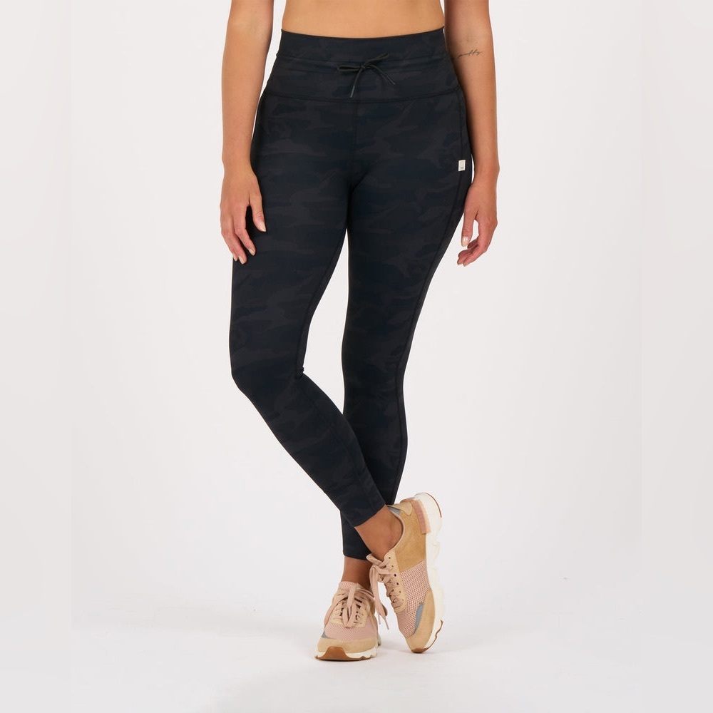 Daily Legging Women's BreatheInterlock Leggings in black camo